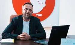 Zeki Çeler: Gündemimiz barış mı olacak silahlar mı?