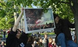 ‘12 Barikat’ sergisine polis engeli: 17 eser gözaltında