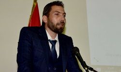Özgöçmen: Fedakârca ve sevgiyle görev yapan tüm ebelerimizin günü kutlu olsun