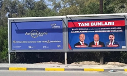 Yırtılan billboardlar yeniden asıldı
