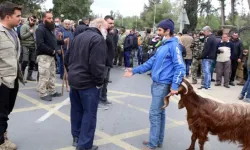 Güney Kıbrıs’ta Avcılar yeniden sokaklara çıktı.