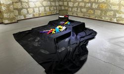 Genç Sanatçı Hasan Kayıplar’dan “Melted Borders” Sergisi: Bellek ve Göçün İzinde Bir Yolculuk