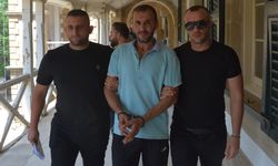 Park halindeki araçtan para çaldı yakalandı