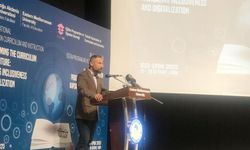 Maviş Kongre’de konuştu: “Eğitimi dönüştürürken aslında dünyayı dönüştürüyoruz”