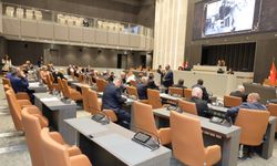 Genel Kurul sürüyor.. Sabıka Kaydının Silinmesi (Değişiklik) Yasa Önerisi oy çokluğuyla kabul edildi