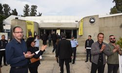 KTÖS ve KTOEÖS'den Öğretmenler Günü nedeniyle tören yapılan AKM önünde eylem ...