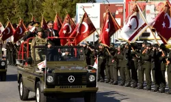 Dr. Fazıl Küçük Bulvarı’nda resmi geçit töreni düzenlendi