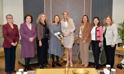 Nilden Erhürman, Kıbrıs Türk Üniversiteli Kadınlar Derneği'ni kabul etti