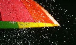 Bugün hava yer yer hafif yağmurlu