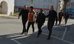 KKTC’de izinsiz ikamet eden iki kişi tutuklandı, mahkeme 3 günlük gözaltı kararı verdi