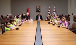 Erhürman, KKTC Halter ve Vücut Geliştirme Federasyonu ve Nev Çocuk Fitness sporcularını kabul etti