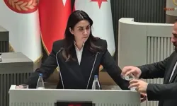 Meclis’te fiber protokolü görüşmeleri sürüyor: Çavuş kürsüde konuşan Baybars'ın bardağına su doldurdu