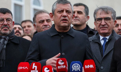 Özel’den Erdoğan’a çağrı: Deprem konutlarının parasını istemeyin, senetleri yırtın