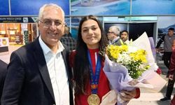 Milli sporcu Sedef Nergiz boksta Türkiye şampiyonu oldu