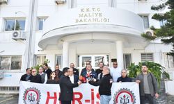 Hür-İş Federasyonu’ndan Maliye Bakanlığı önünde protesto eylemi… “Zamları kabul etmiyoruz”