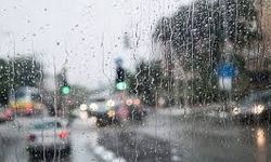 SAĞANAK YAĞIŞ ULAŞIMI ZORLAŞTIRDI