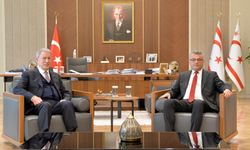 Cumhurbaşkanı Tufan Erhürman, TBMM Milli Savunma Komisyonu Başkanı Hulusi Akar’ı kabul etti
