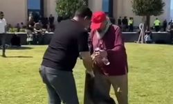 Hem Eylem Hem Temizlik: Meclis Bahçesindeki Çöpler Toplandı