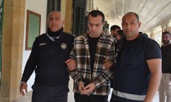 Ercan’da ayakkabı içinde uyuşturucu getiren zanlıya 1 ay hapis!