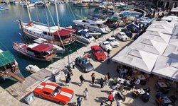 Klasik Otomobil tutkunları bir araya geldi!