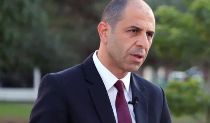 Özersay: “Seçim yasakları bahanesiyle geçici öğretmen alımının önünü açıyorlar”