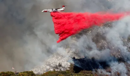 Los Angeles'ta şiddetli rüzgarlar nedeniyle yangınlar büyüyor