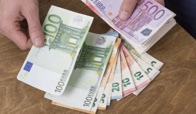 Dolar ve Euro rekor tazeledi
