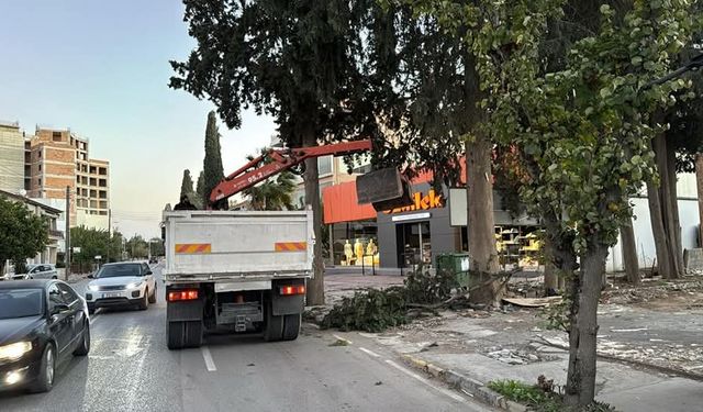 Lefkoşa’da olumsuz hava koşullarına karşı acil müdahale devam ediyor