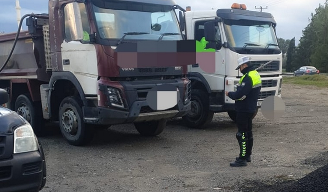 Kamyonların trafiğe çıkış saatleri denetlendi