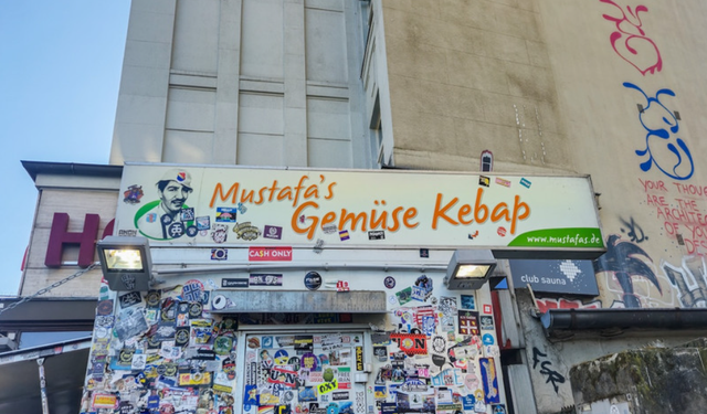 Hristiyan Birlik Partisi'nin "Söder Kebab" tişörtleri 20 euro: Bavyera başbakanı adına döner patenti alındı