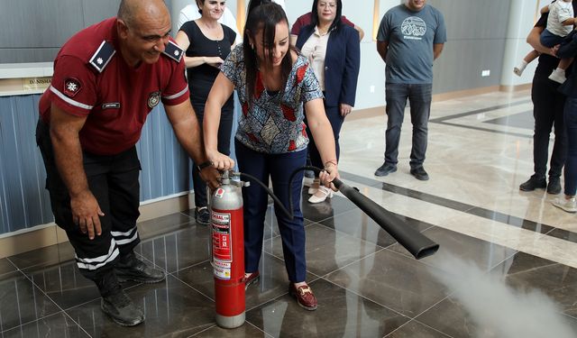 Cumhuriyet Meclisi personeline yangın söndürme ve ilk müdahale eğitimi verildi