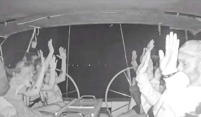 İSRAİL, SUMUD FİLOSU’NUN 19 GEMİSİNİ DURDURDU: 25 TÜRK AKTİVİST ALIKONULDU