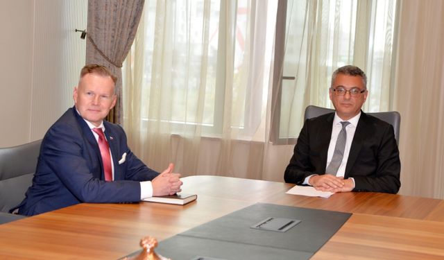 Cumhurbaşkanı Tufan Erhürman, Slovakya’nın Lefkoşa Büyükelçisi Martin Bezák ile görüştü