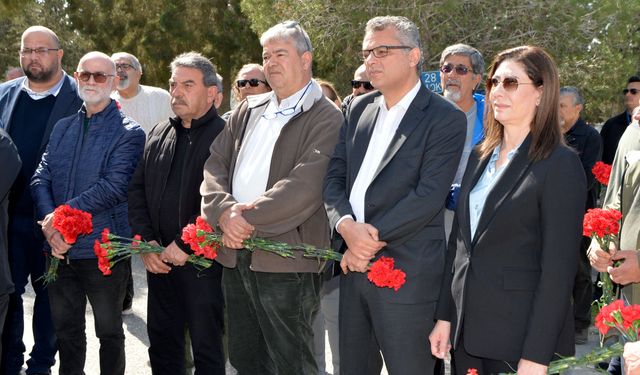 Demokrasi Şehitleri Lefkoşa’da düzenlenen törenle anıldı