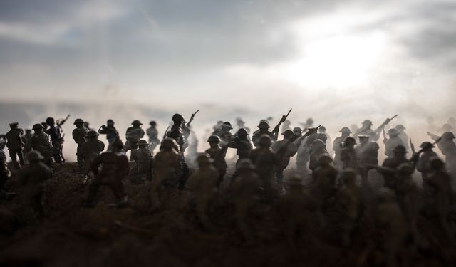 Politico beş ülkede anket yaptı: Batılı ülkeler yeni bir dünya savaşı bekliyor