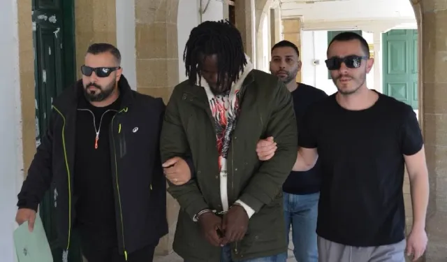 Evinde satışa hazır 32 paket uyuşturucu maddeyle yakalandı