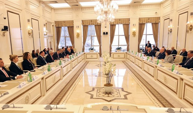 Meclis Başkanı Öztürkler Bakü’de… Öztürkler, Azerbaycan Milli Meclisi Başkanı Gafarova ile görüştü