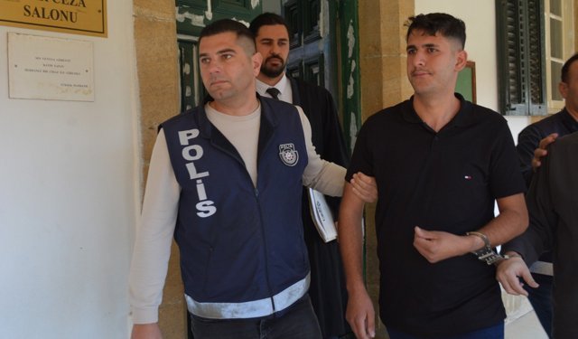 Sahte kimlikle rapor imzaladı, hapsi boyladı
