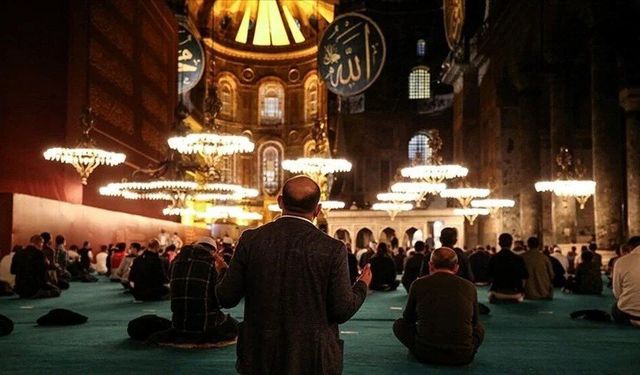 Bakanlardan kandil mesajı: Birlik ve beraberlik vurgusu