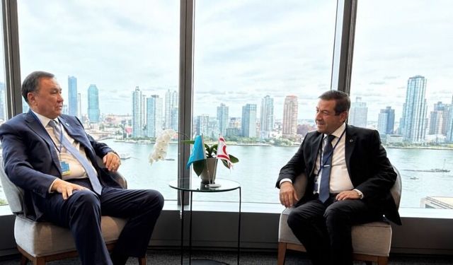 Ertuğruloğlu, TDT Genel Sekreteri Ömüraliyev ile görüştü