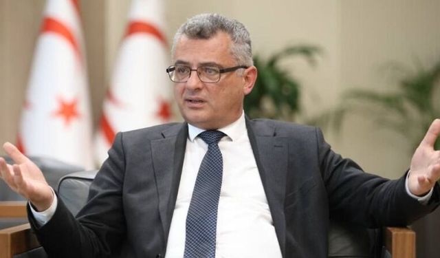 Erhürman: Güveni aşındıran adımları aktarıyoruz