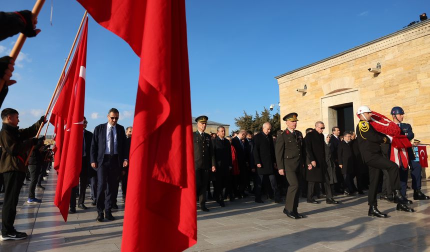 Atatürk için Anıtkabir'de devlet töreni düzenlendi