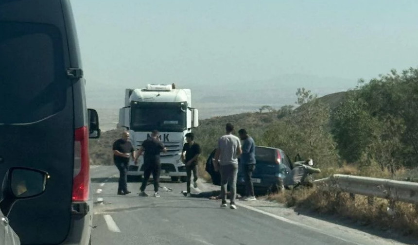 Girne-Değirmenlik yolunda kaza: Kamyona çarptı!