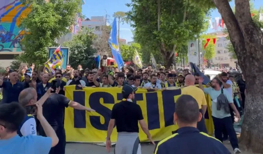 Fenerbahçelilerden 'istifa' yürüyüşü