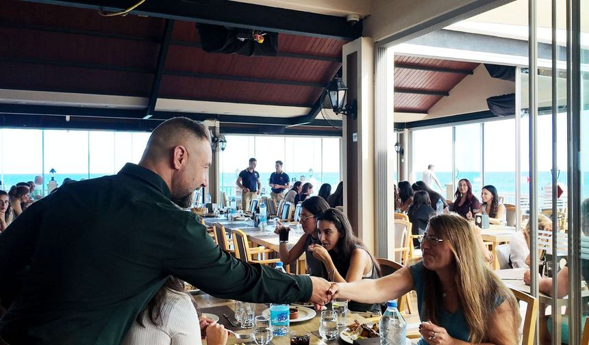 Dünya Öğretmenler Gününü’nde KTÖS üyesi öğretmenler geleneksel dayanışma yemeklerinde buluştu
