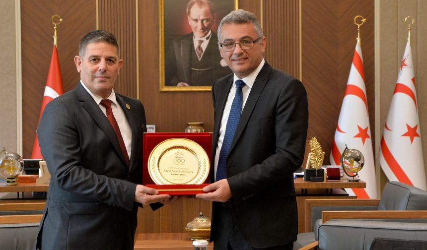 Cumhurbaşkanı Tufan Erhürman, MOK Başkanı ve komite üyelerini kabul etti