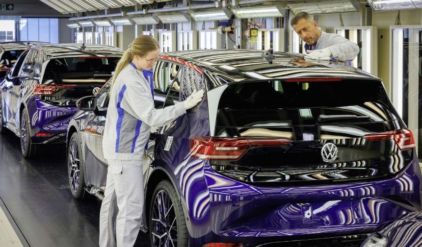 Volkswagen, 88 yıllık tarihinde ilk kez Almanya’daki bir fabrikasını kapatıyor