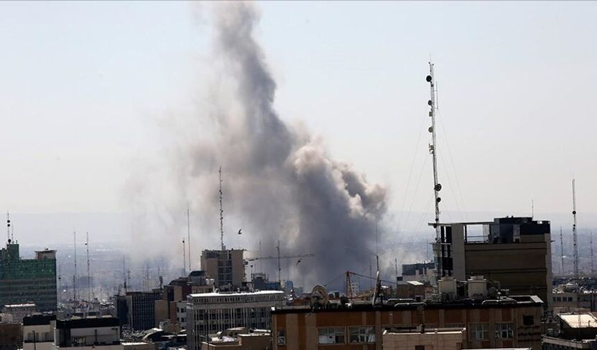 İsrail basını: "Uzmanlar Meclisi, Hamaney'in yerine geçecek ismin oylanması sırasında saldırıya uğradı"