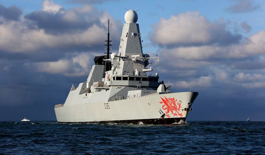 İngiltere, Doğu Akdeniz'e savaş gemisi ve iki dron savar helikopter konuşlandırma kararı aldı