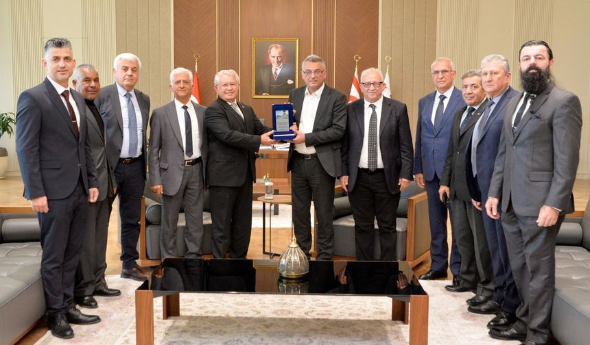 Cumhurbaşkanı Tufan Erhürman Atatürkçü Yurtsever Emekli Subay heyetini kabul etti